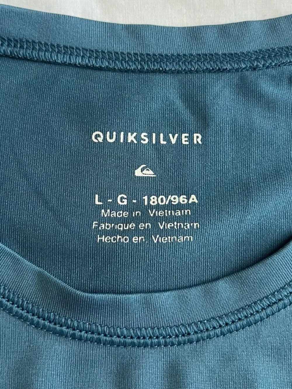 Quiksilver Blue Short-Sleeve UPF 50 Sun Tee Rash Guard - Men's Large